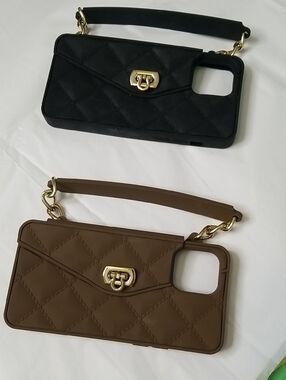 Zmzae phone cases (2) Each has carrying handle & area to hold cash& cards. EUC